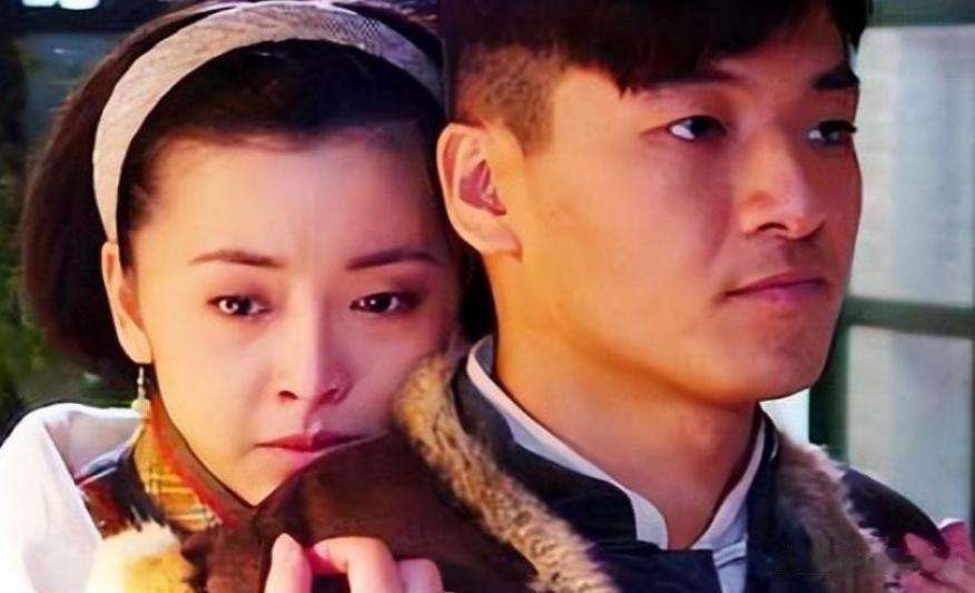 钱多还真有用！他闯关东爆火后娶了美女同桌，如今生活令人羡慕