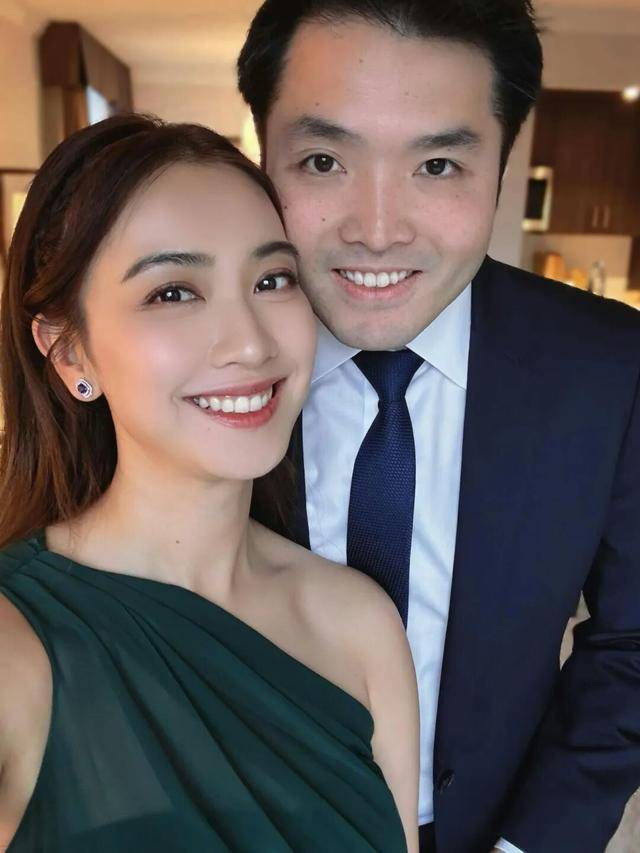 TVB前当家花旦晒与老公亲密合照,续约大台,网民期待复出