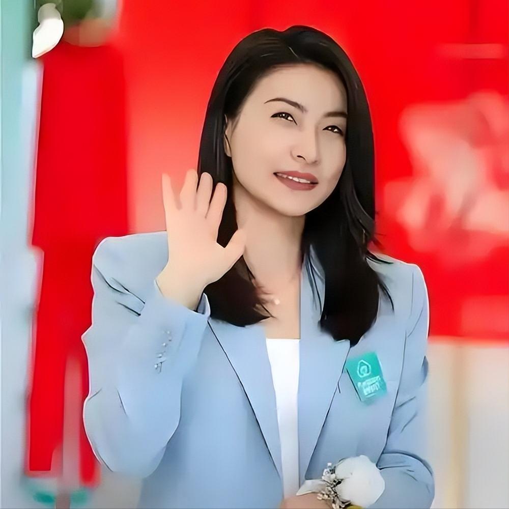 郭晶晶没想到,继自己之后霍家又迎一名人儿媳,霍震霆这次满意吗