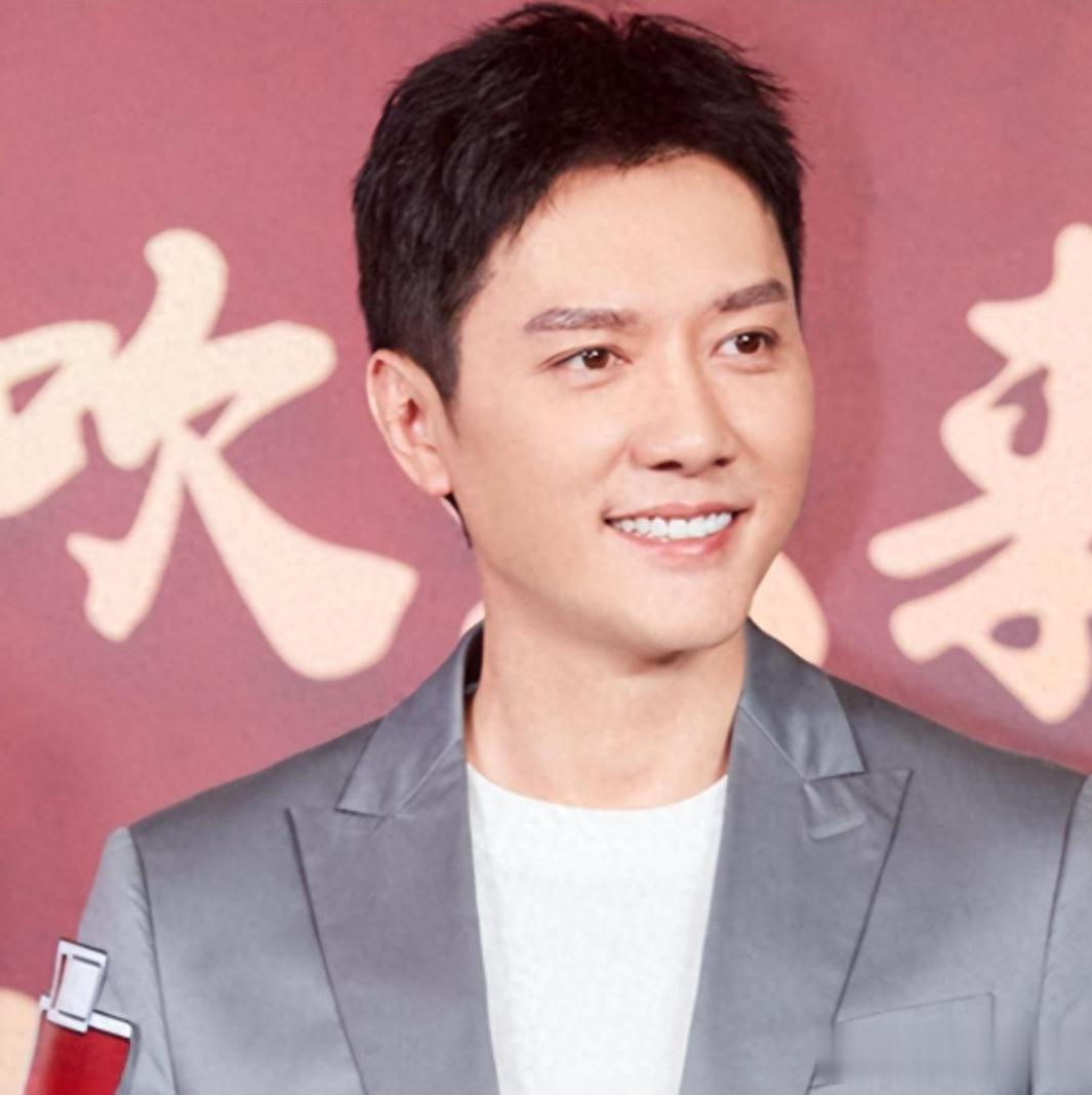 赵丽颖也没想到，那绯闻不断的前夫冯绍峰，竟靠辛芷蕾重回了巅峰