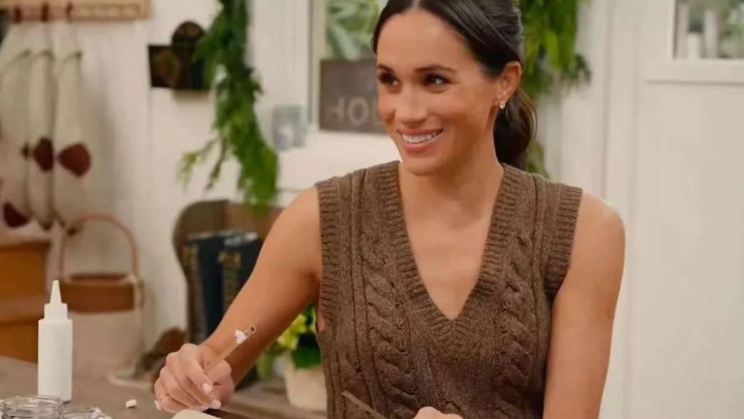 梅根在Netflix新节目开始回味英国生活，对英国贵族化念念不忘！