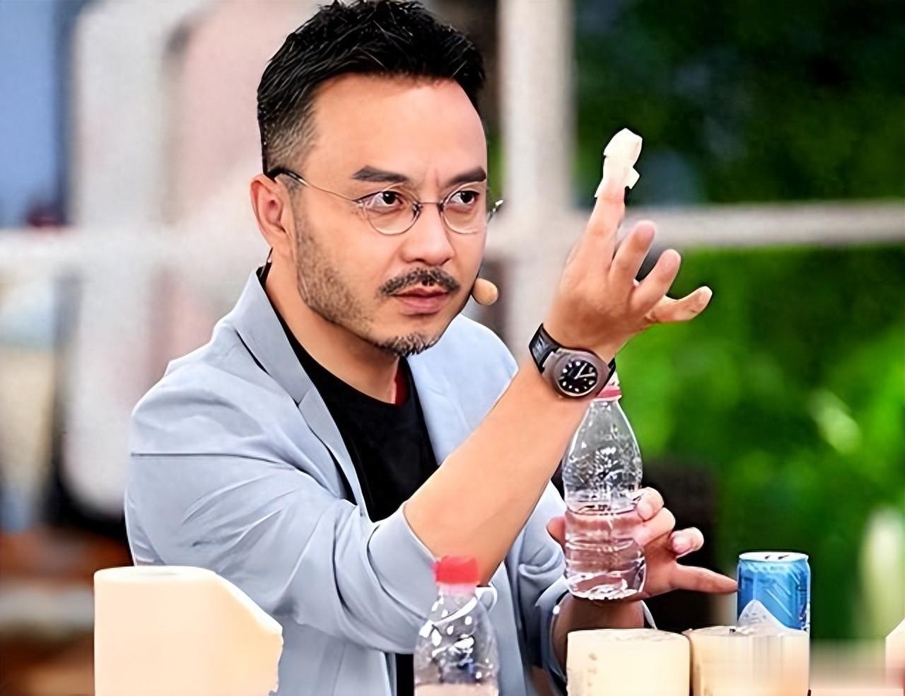 戏子误国!这5位明星为了捞金“坑惨”老百姓,如今下场大快人心