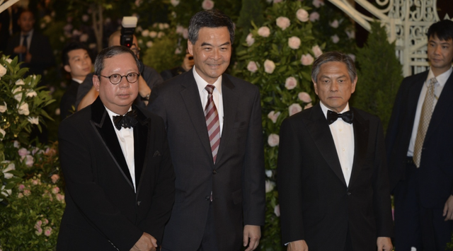 何柱国离世子女发讣文，丧礼从简举办两天，家族低调妻子长居国外