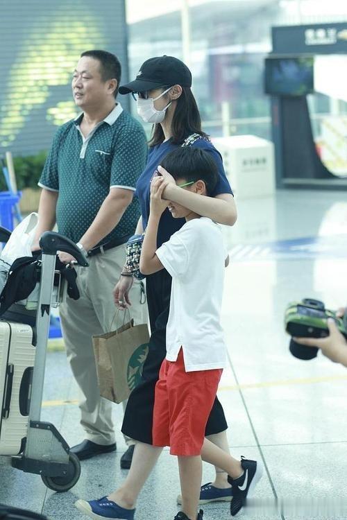 大破防!这一次,41岁的她,把过气女明星的惨,体现的淋漓尽致