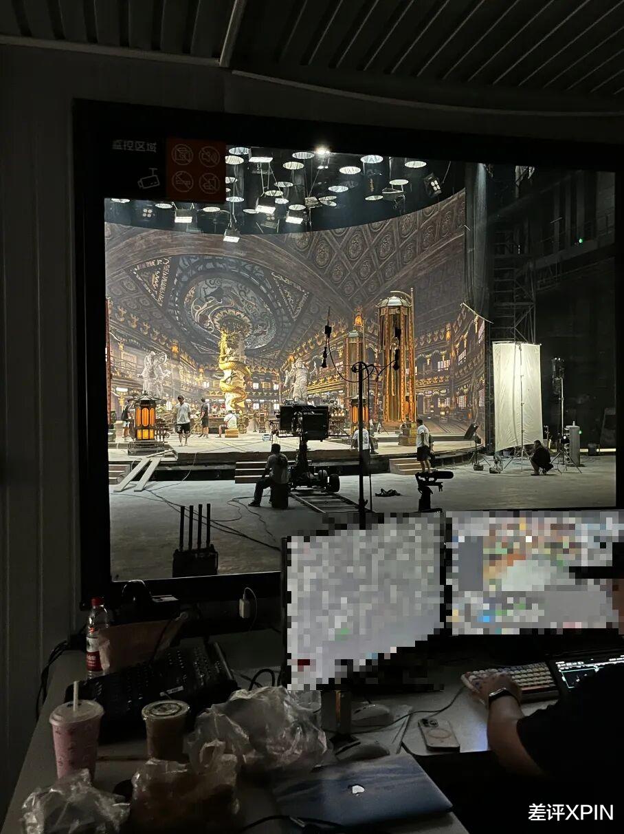 去橫店探班后，我們發現綠幕正在被一塊LED屏淘汰