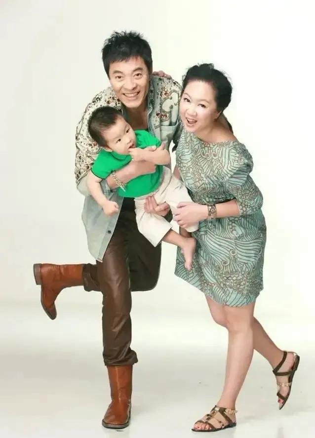 刘威露面被问何晴去世,坦言:遵守分手约定,此生不纠缠,珍惜眼前人