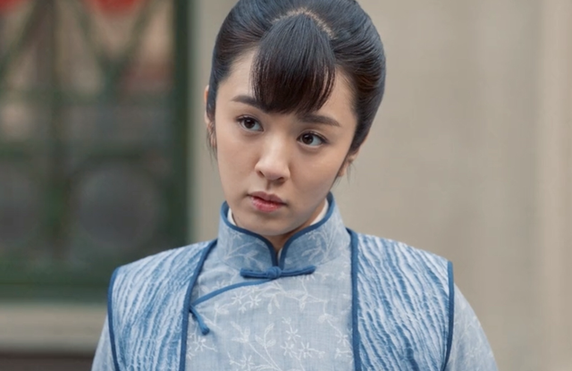 她把胡歌亲到吐，把张嘉译的嘴亲肿，人送外号“吻戏一姐”