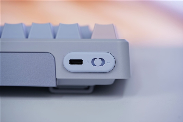 78鍵小巧簡約！雷柏V700DIY-75鍵盤圖賞