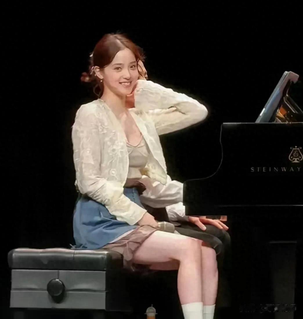 欧阳娜娜身材又白又瘦，内娱洛丽塔，多少男粉为她疯狂。