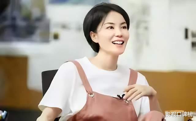 王菲最新广告花絮曝光，穿大露背连衣裙撞脸那英，56岁状态很好