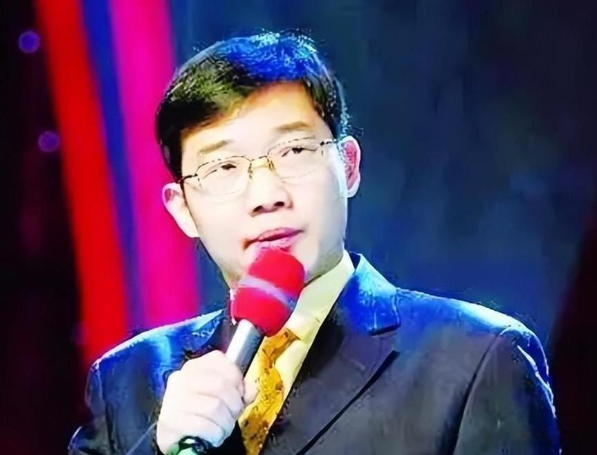 他是知名相声演员，当过主持人上过春晚，如今转行当网红很成功