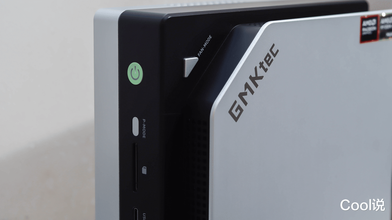 極摩客EVO-X2實測：看銳龍AI Max+395如何顛覆迷你主機性能極限?？