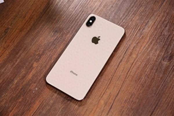 一代神机落幕!iPhone XS被苹果列为“过时产品” 已被iOS 26抛弃