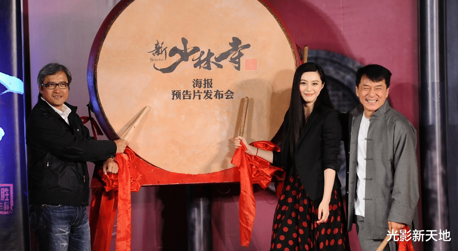 释永信的高光时刻,和成龙联手上香,刘德华作陪靠后站