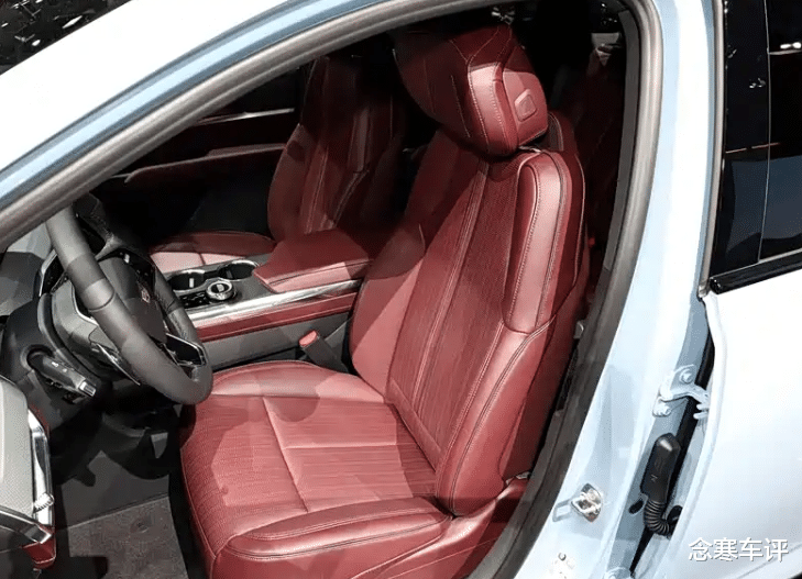 Brembo六活塞卡钳+AKG音响！新款XT5配置拉满，数据不输BBA