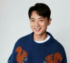 37岁曹骏，从顶流童星到突然消失、再到一夜爆红，他到底凭什么