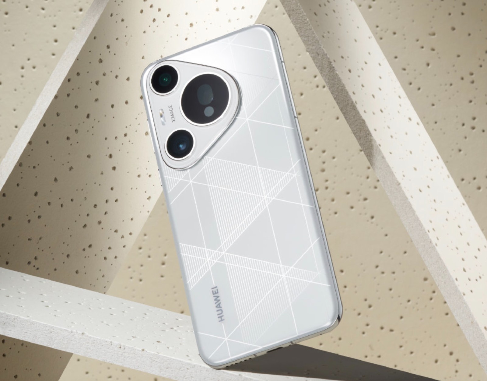 华为拍照旗舰大跳水,麒麟9010+16G+512G突降2500,不好卖还能降