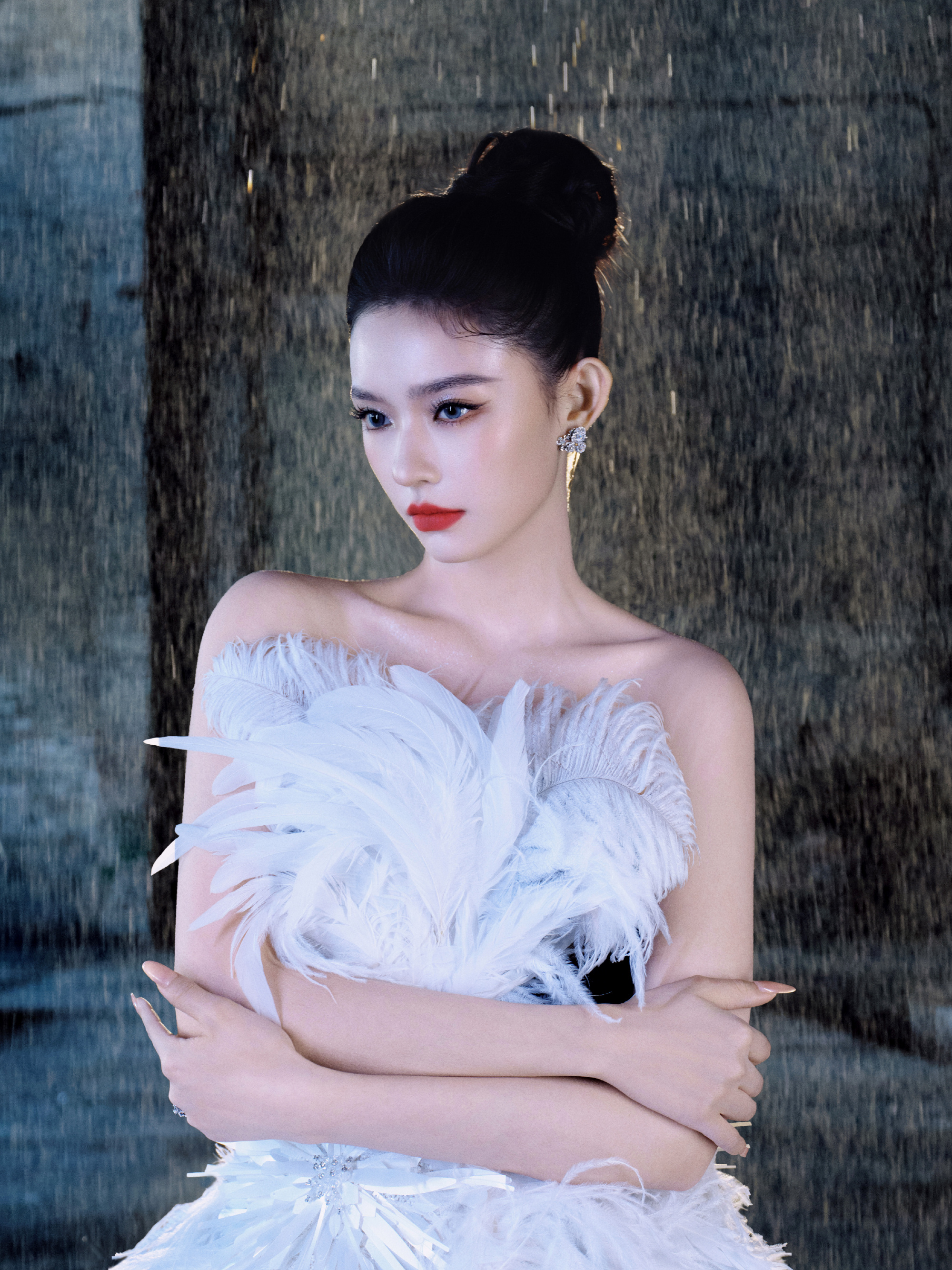 林允特别美丽的天鹅宝宝