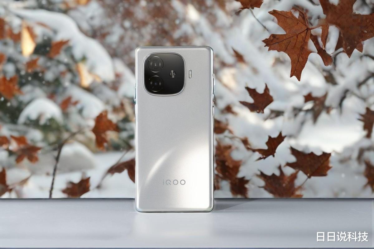 iQOO“偷家”小米，天璣9300+芯片、6400mAh，拿下性價比第一
