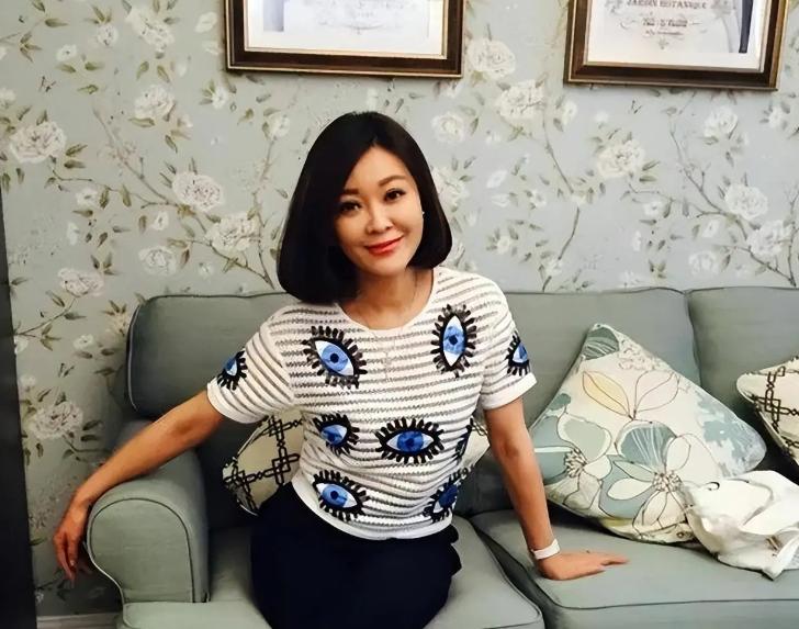 钱再多有什么用？深夜崩溃大哭的王小骞，始终没放下亏欠的她