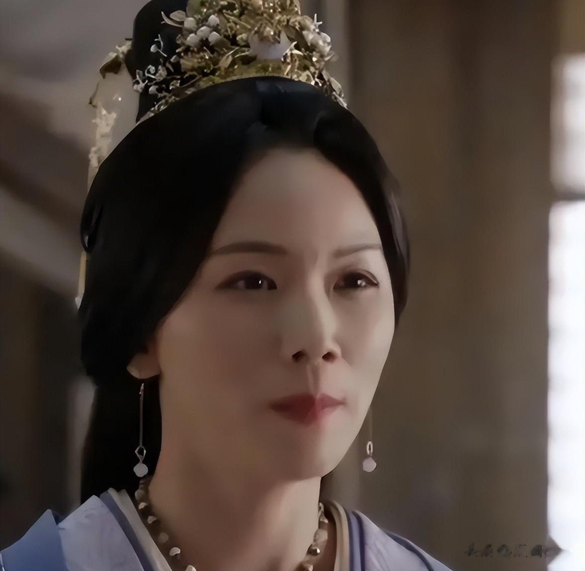 陈思诚爱惨了她，王凯迷恋着她，42岁成单亲妈妈的她活成了大赢家