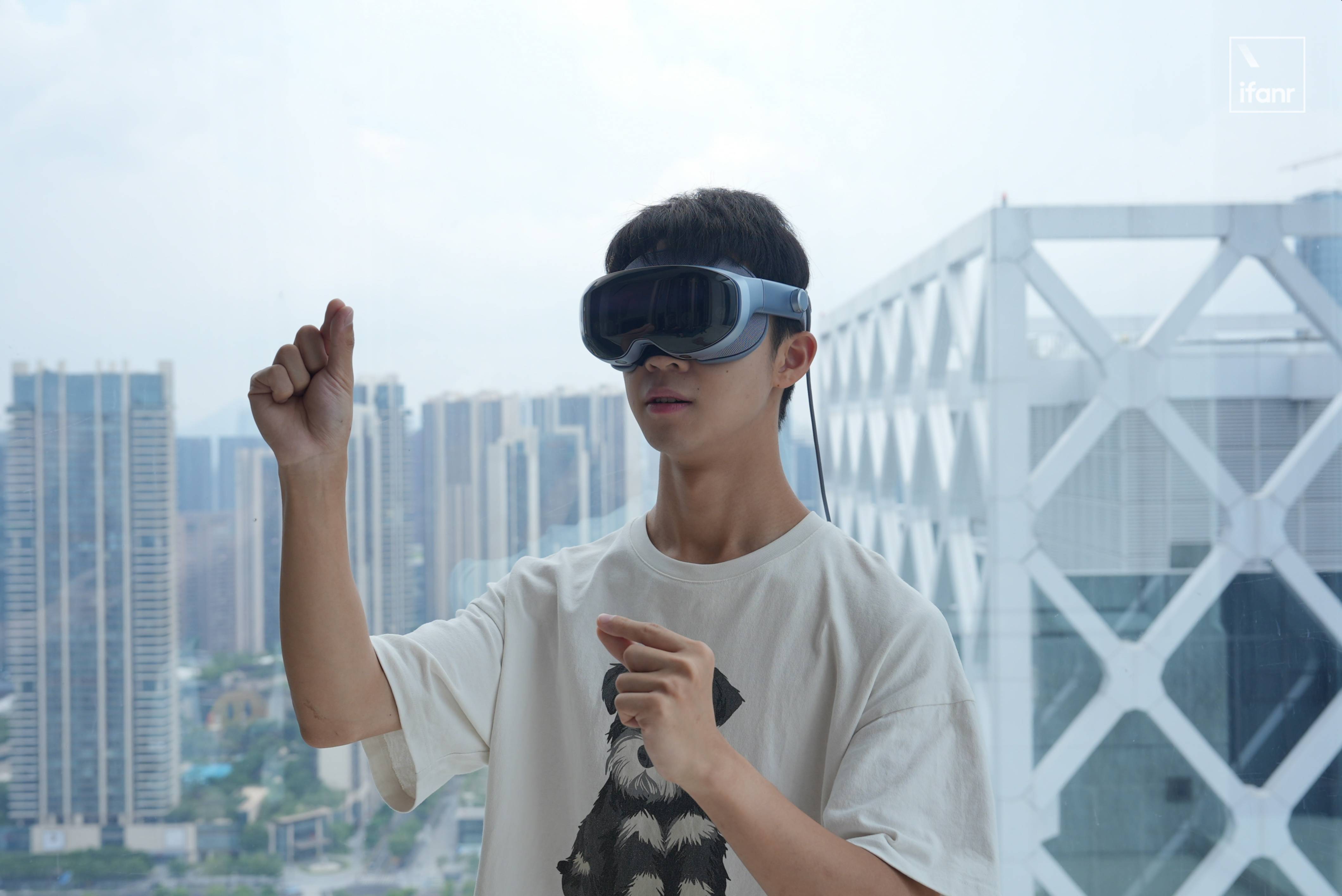 三星 XR 頭顯首秀，未來半價出售