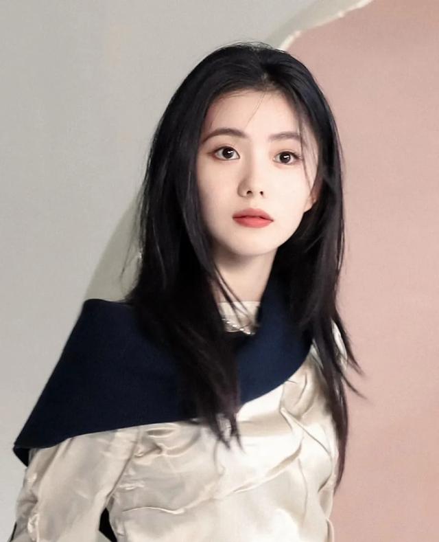 刘浩存:灵动眉眼间,尽显邻家女孩的自然之美