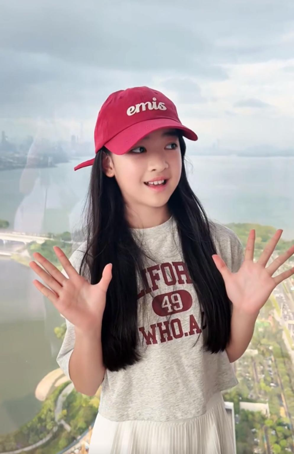 聂远夫妇为爱女庆生,天天颜值出众让人惊艳,才11岁已拍3部剧