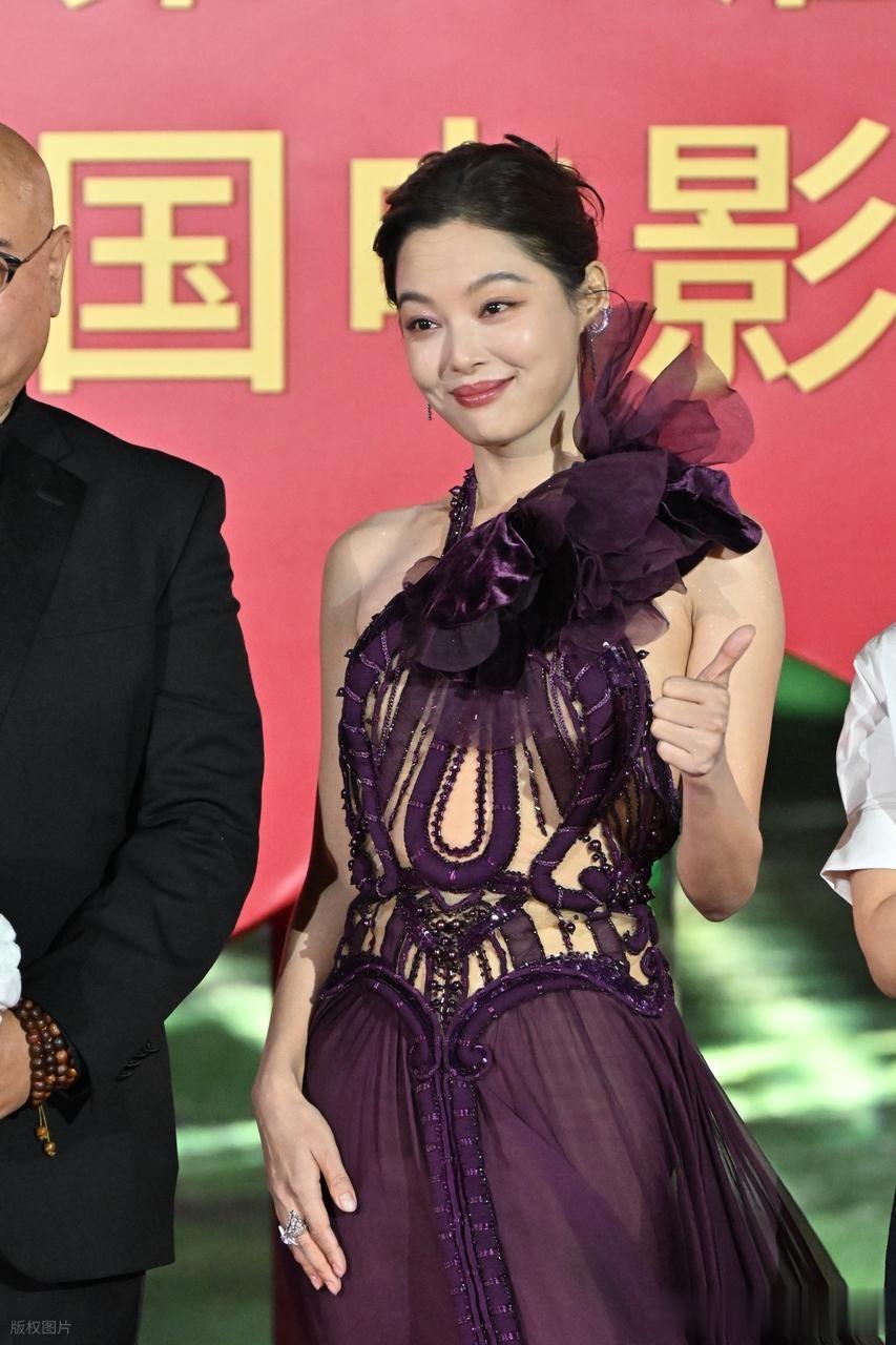 第38届金鸡奖闭幕红毯：辛芷蕾