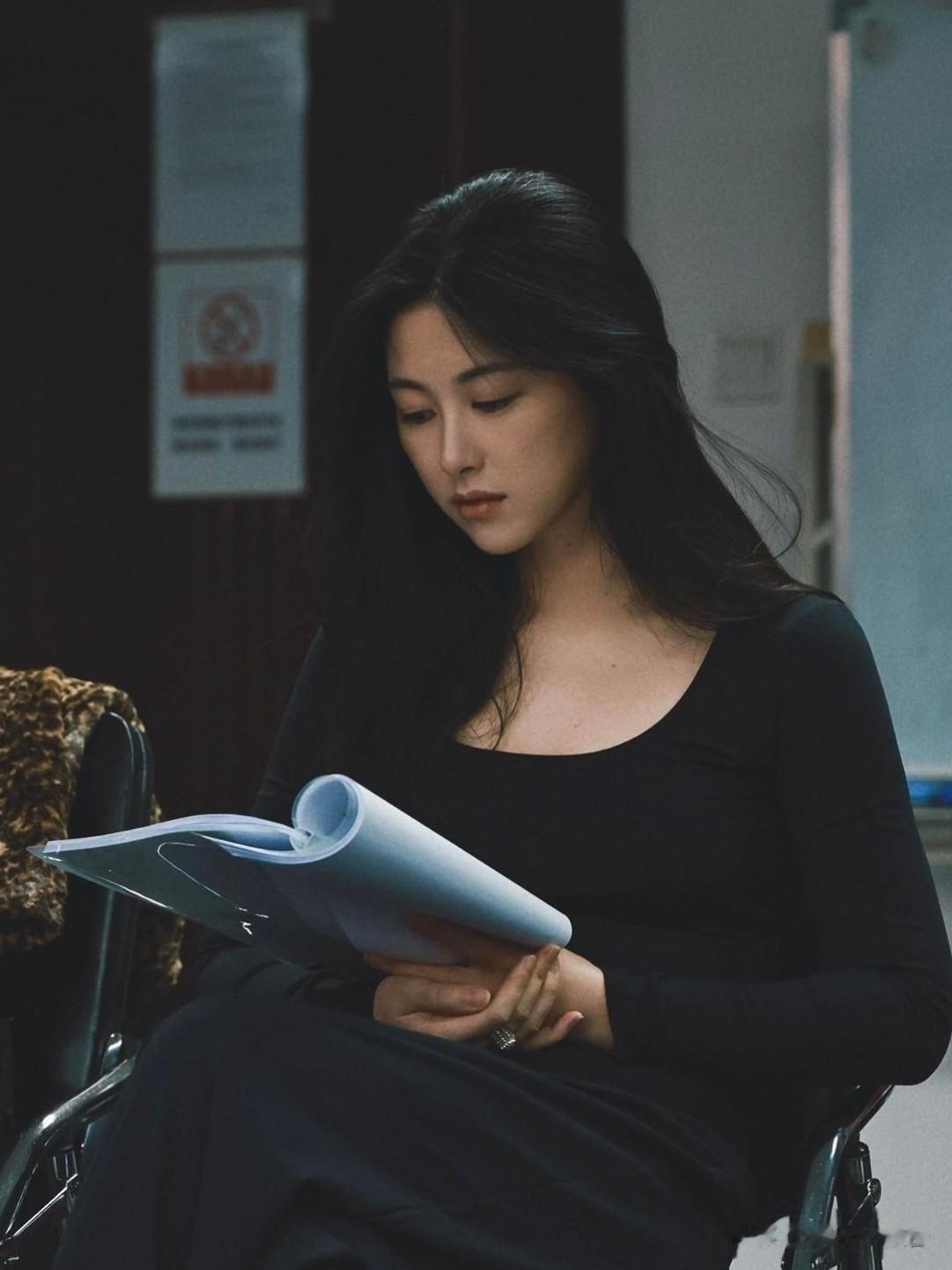 朱珠居家自拍照流出，这个女人不简单