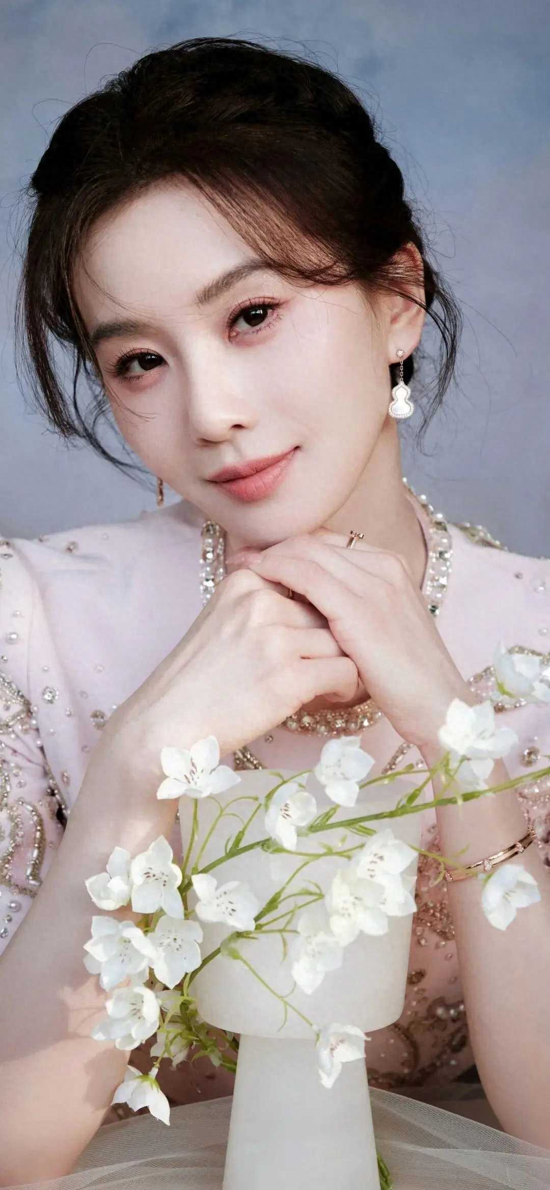 刘诗诗：诗意凝眸，蕙质天成，人间绝色，美不胜收