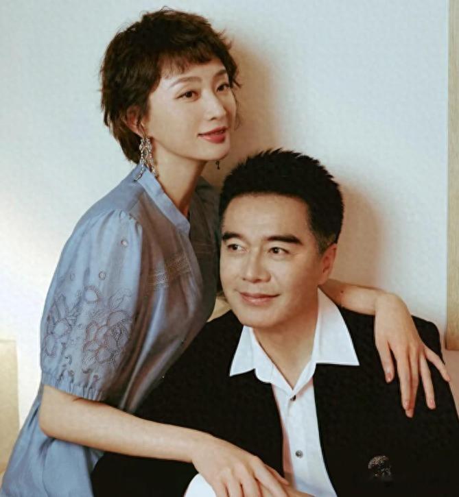 难怪何晴葬礼也没出现，前男友和前夫新动态曝光，都不是省油的灯