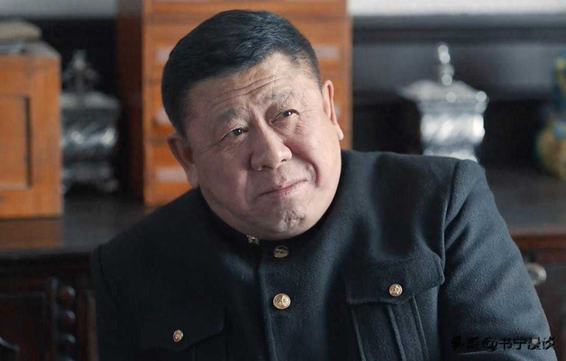 68岁老戏骨程煜别墅曝光，光院子就800平 和好友聚餐喝茅台好开心