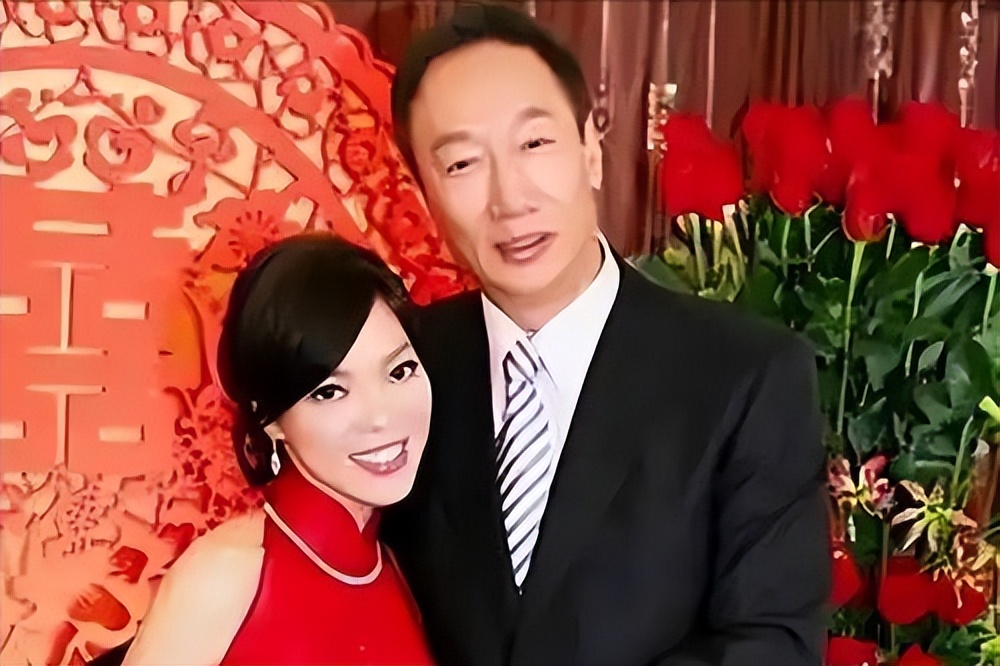 郭台铭怎么都没想到,结婚17年了,曾馨莹居然给全家人“争光”了
