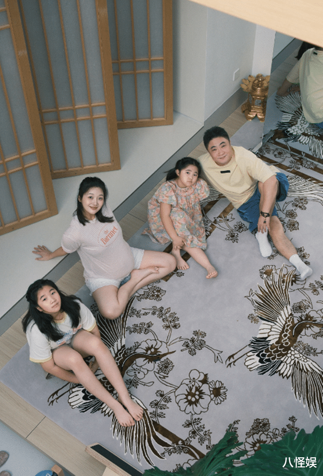 乔杉妻子公开三胎预产期，穿运动内衣秀出孕肚，又大又圆没长纹