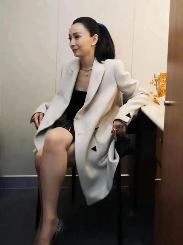 陶虹这腿无法直视了，徐导这么能赚钱为啥不保养一下？