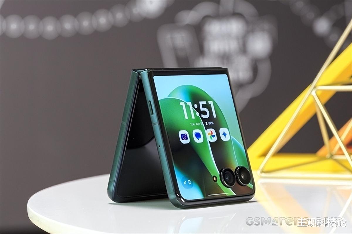 联想moto双旗舰齐发：性能与折叠屏体验再升级