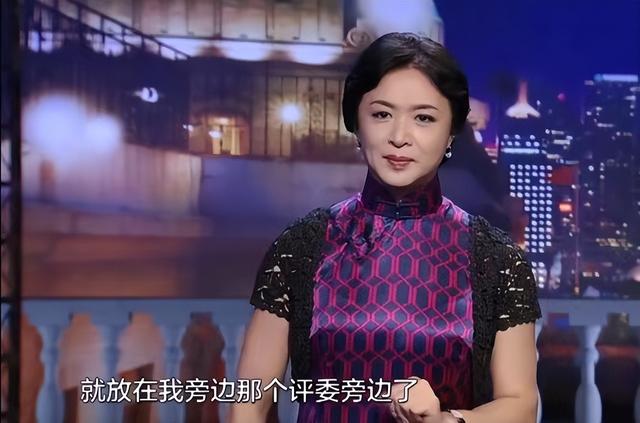 57岁金星定居法国，身材发福满脸褶子，连胸都小了，越来越像男人