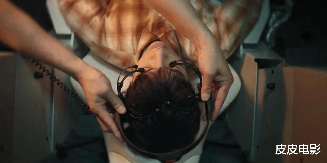 《在人间》真实口碑出炉，38岁赵丽颖口味又变了，这部悬疑剧要火