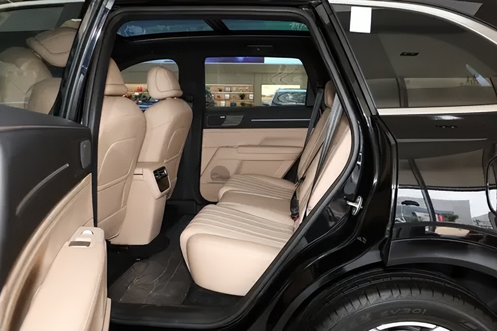 15万级插混SUV实测,这台车居然能冲到前三,确实有点东西