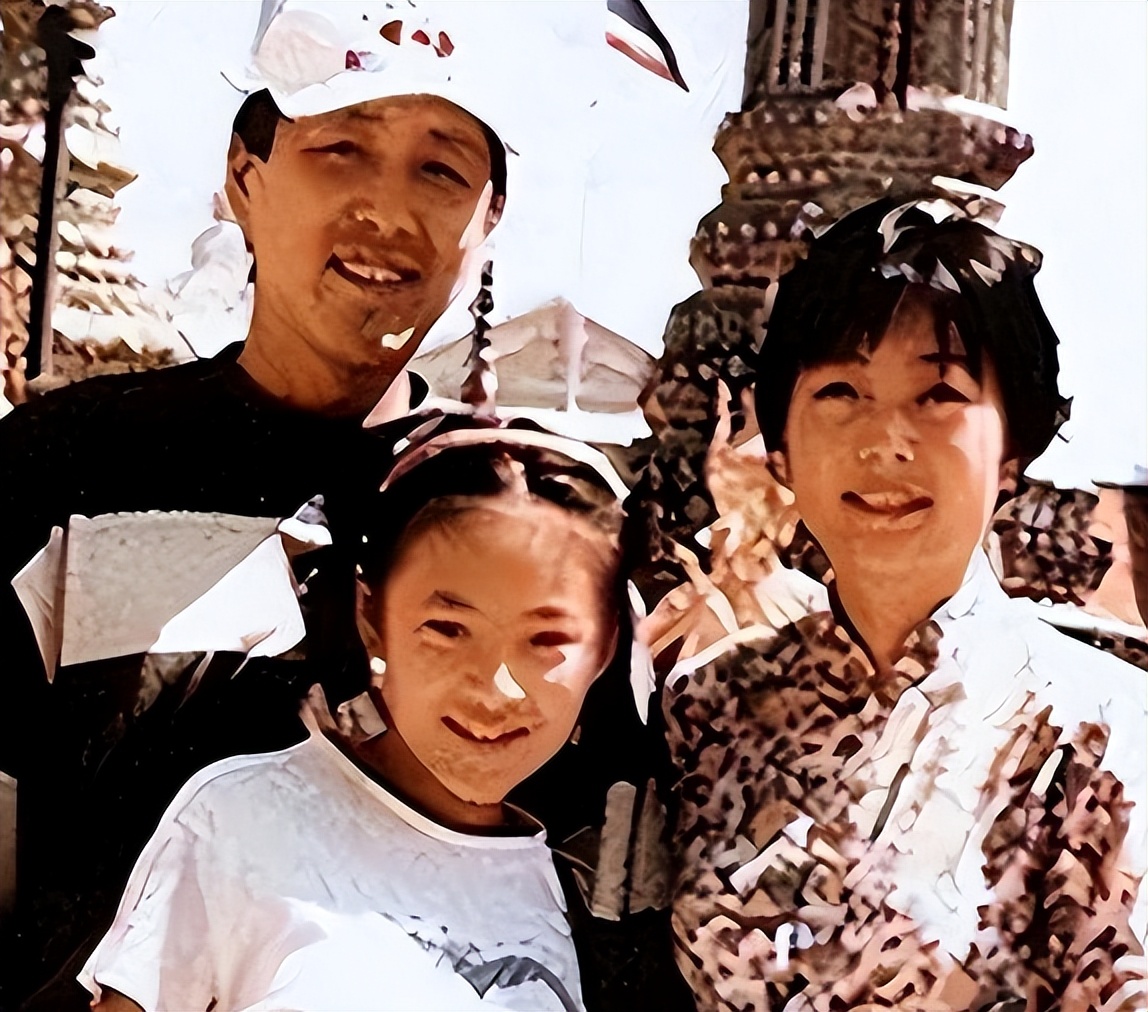 70岁的陈道明也没有想到,自己40岁的女儿如今已经开始为他争光了