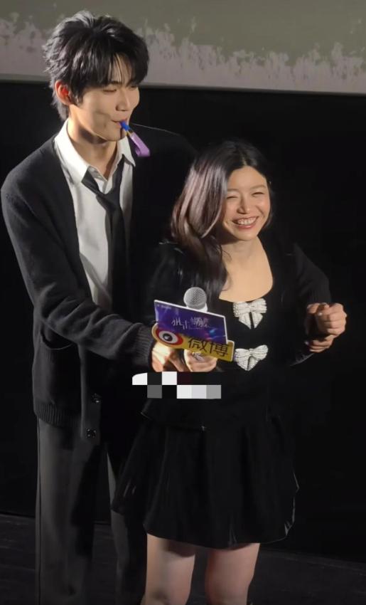 42岁陈妍希玩嗨了！剧宣撩周柯宇像是当年撩陈晓，陈小纭看不下去