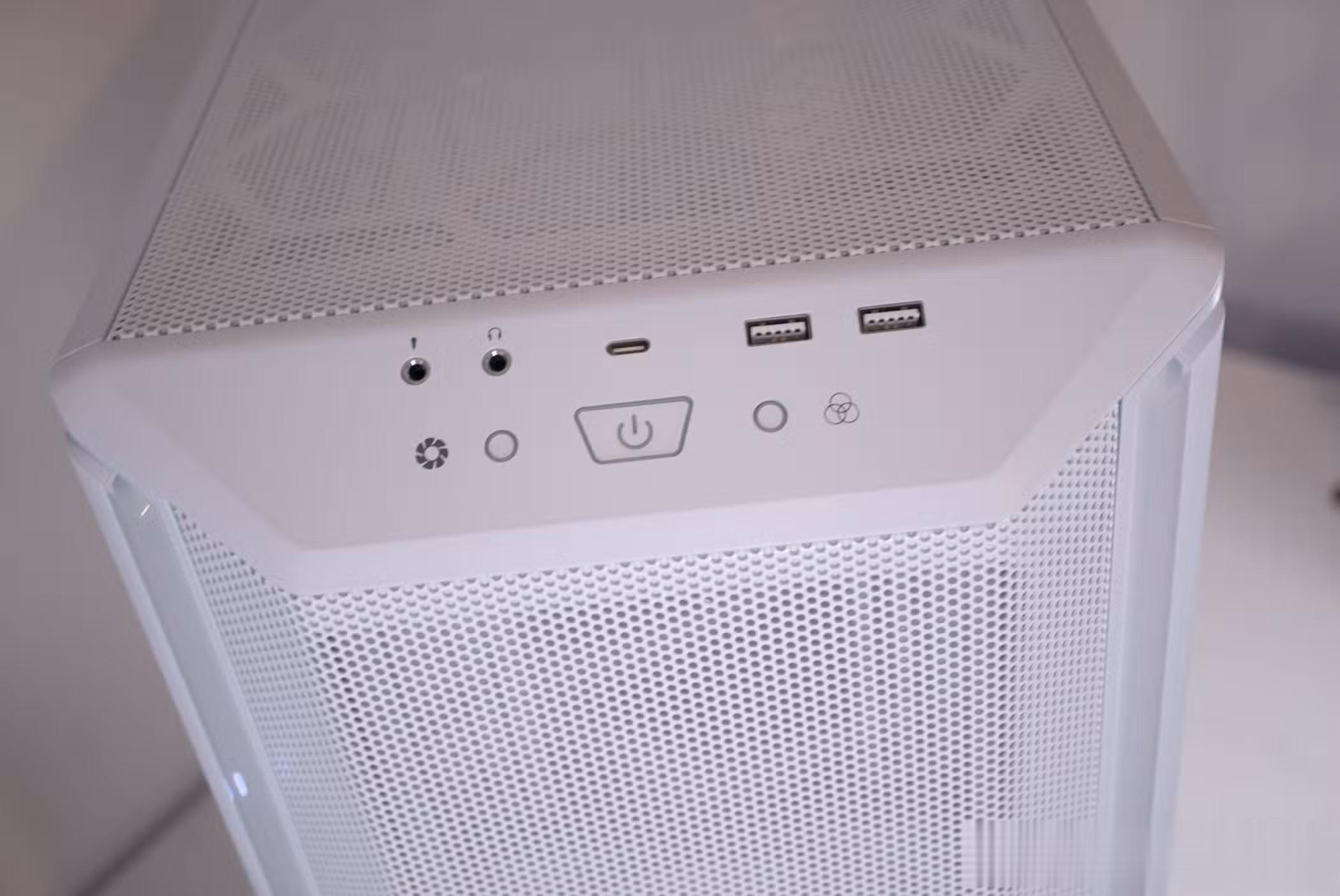 速度慢、音質雜！為什么電腦機箱前置接口總比主板接口差？