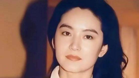 香港著名女星豪宅，出现大量蟑螂