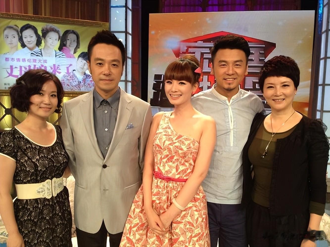 他曾是上海知名主持,和吉雪萍是好搭档,离开上海台后转行做吃播