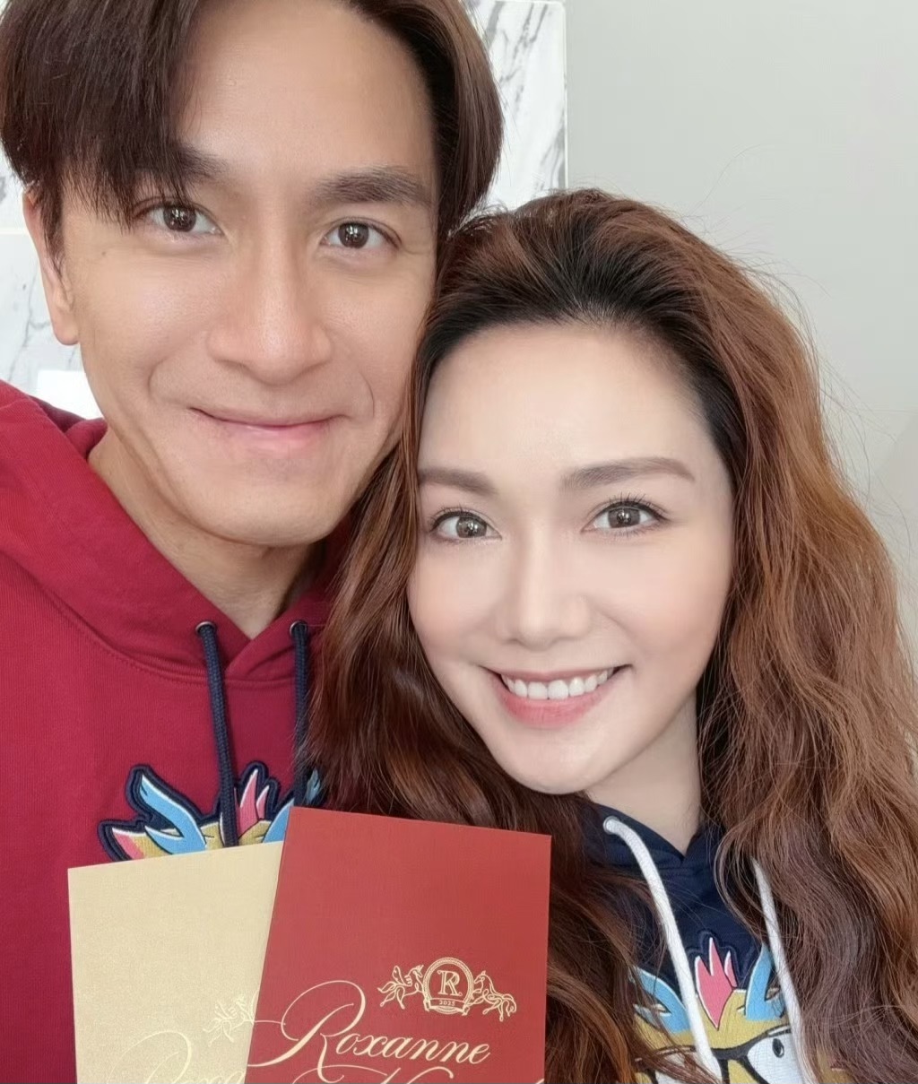 TVB视帝携妻庆祝52岁生日