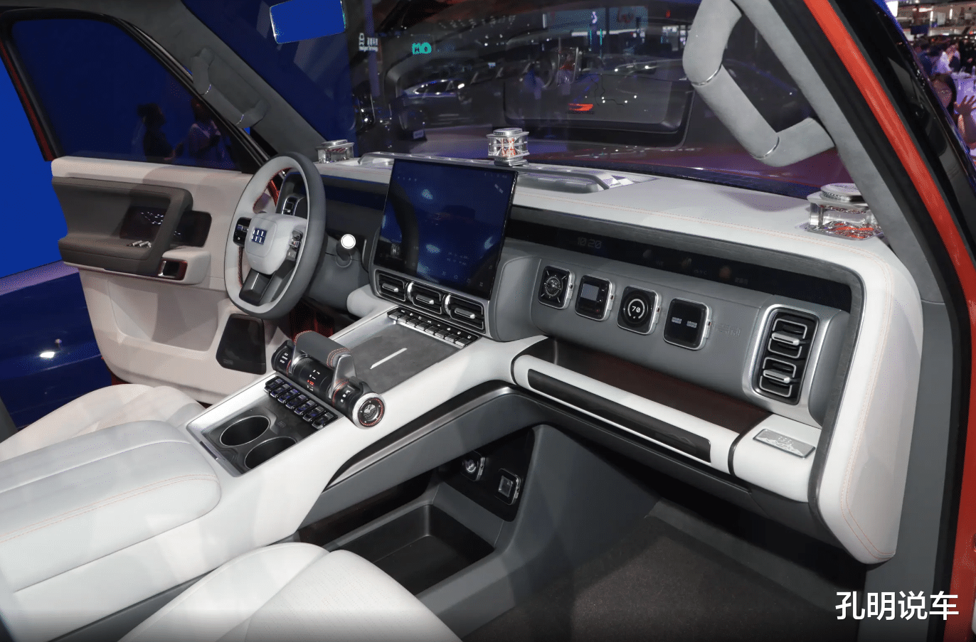 方盒子大混战，吉利银河战舰也挺帅，看内饰状态离量产不远了