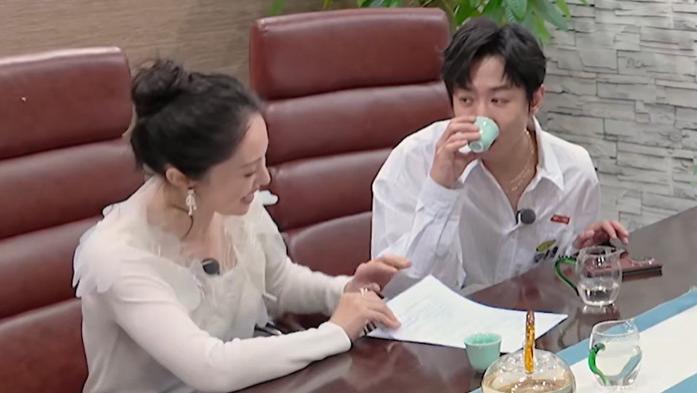 董璇再婚签婚前协议，张维伊一句话被全网夸：这次她真的选对了？