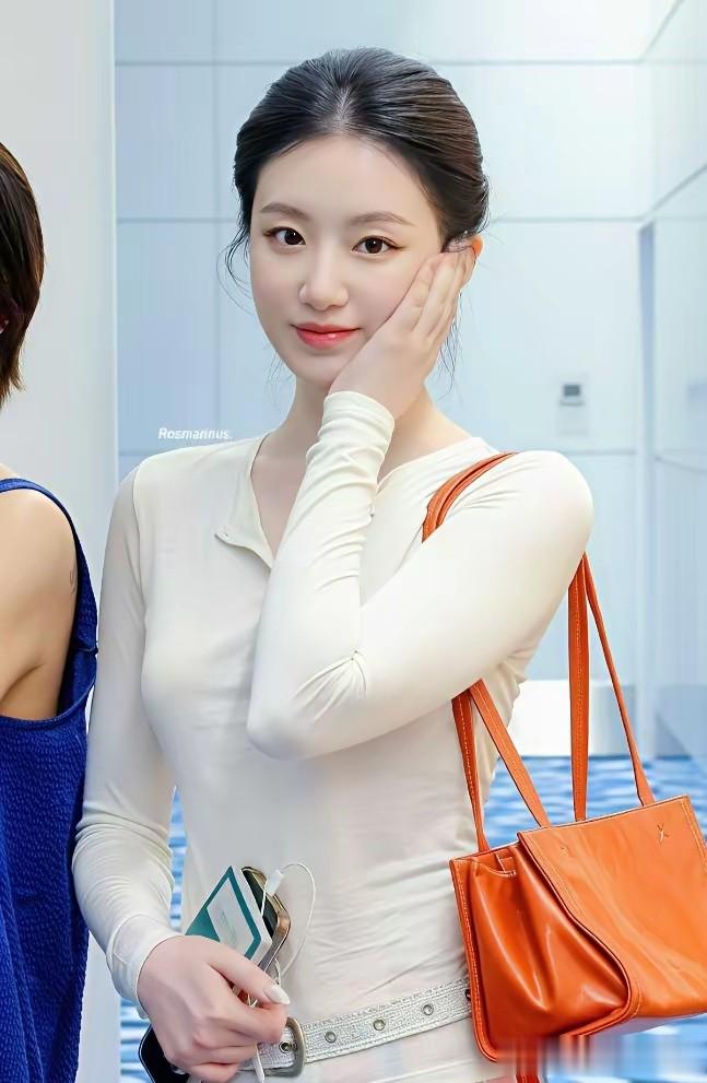 叶舒华这状态是真实存在的吗？身材颜值双在线，网友：太美了