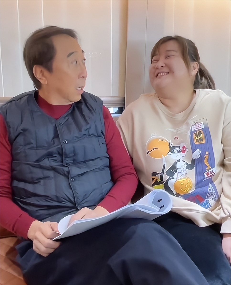 “约谈风波”不到2天，郭德纲发文8字回应，冯巩的态度说明一切